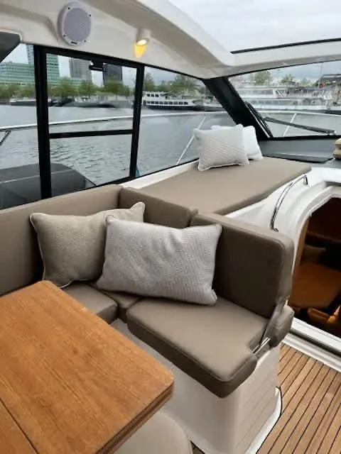 Hotel en barco Huswell - Bateau Coco Luxury Yacht Stay In Amberes Bélgica