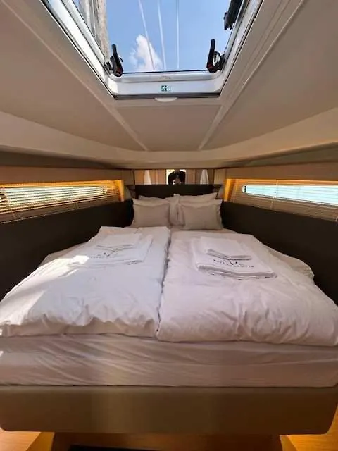 Huswell - Bateau Coco Luxury Yacht Stay In Amberes Bélgica